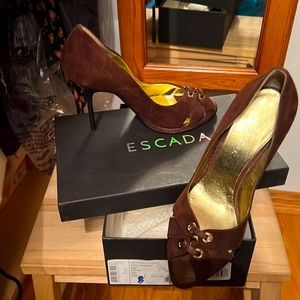 Escada pumps brown suede 4” open toe 8.5
